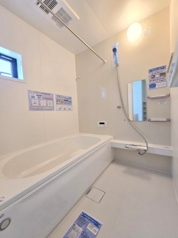羽村市羽加美1丁目　全１棟の浴室