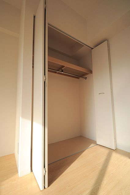 大阪市城東区鴫野西１丁目の賃貸マンションの収納