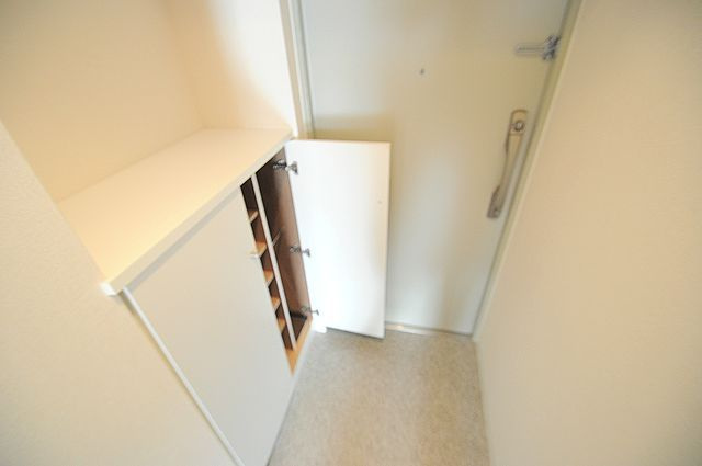 大阪市城東区鴫野西１丁目の賃貸マンションの玄関
