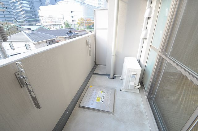 大阪市城東区鴫野西１丁目の賃貸マンションのバルコニー