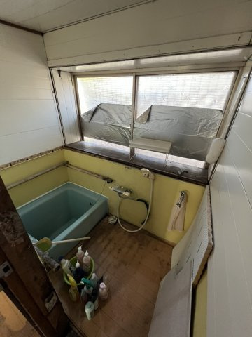 栴檀町戸建ての浴室