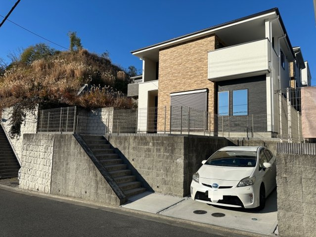 【成約】鎌倉市城廻　庭付き戸建の外観