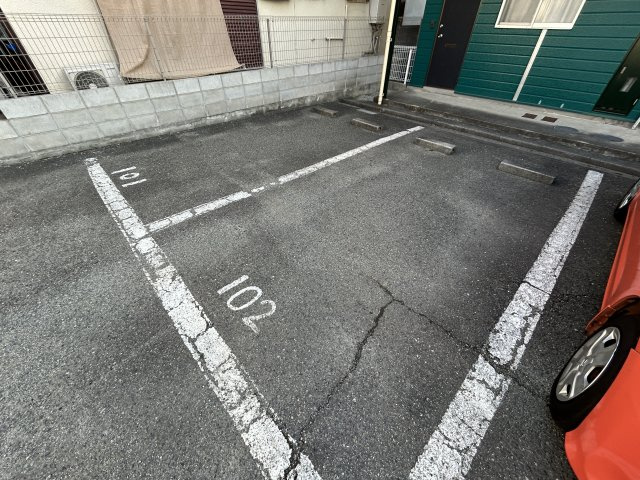 神戸市西区持子３丁目のアパートの駐車場