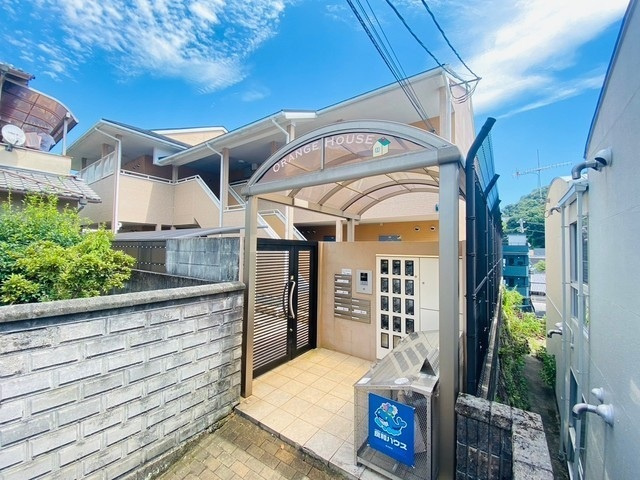 オレンジハウスの外観|建物の内部です