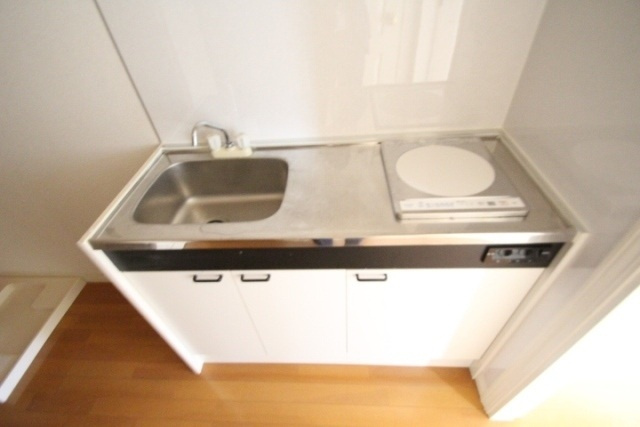 オレンジハウスのキッチン|きれいなキッチンです