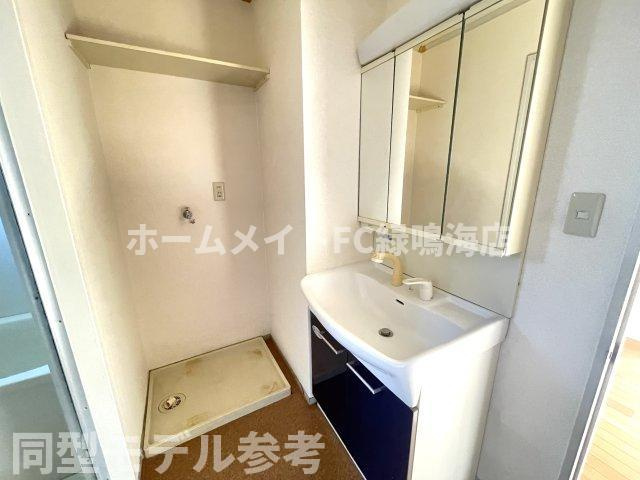 ハビテーション要の洗面所