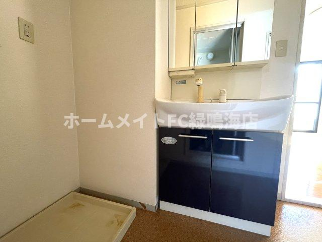 ハビテーション要の洗面所