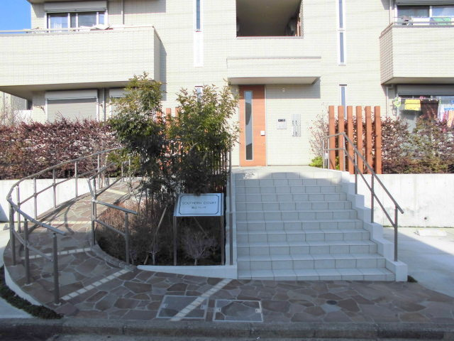 横浜市都筑区高山の賃貸マンションのエントランス|気楽な１フロア２住戸　耐震耐火旭化成ヘーベルメゾン