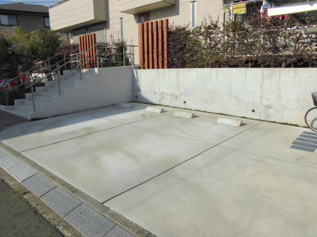 横浜市都筑区高山の賃貸マンションの駐車場