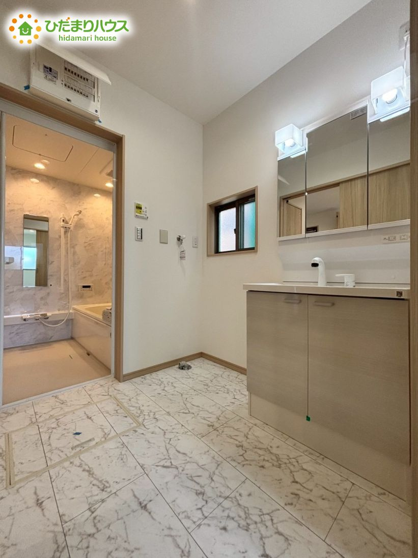 滑川町月の輪　第2期　新築一戸建て　ワイウッドコート　02の独立洗面台