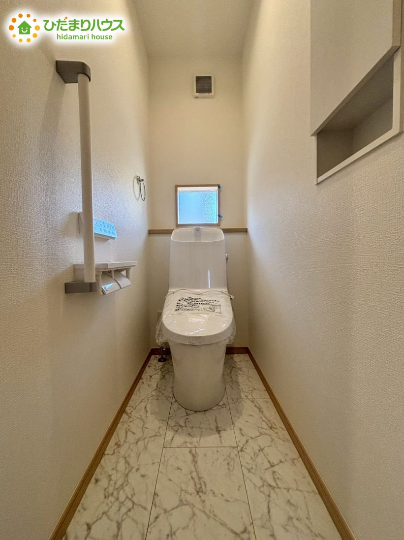 滑川町月の輪　第2期　新築一戸建て　ワイウッドコート　02のトイレ