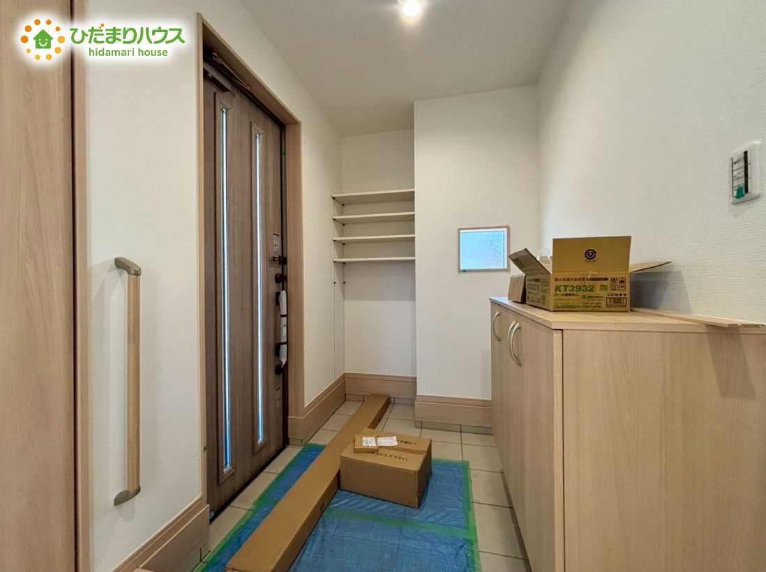 滑川町月の輪　第2期　新築一戸建て　ワイウッドコート　02の玄関