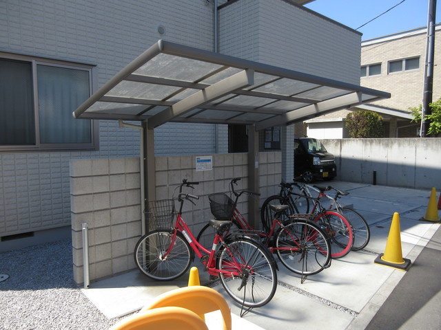 Ｃｒｅｓｔ　Ｈｉｌｌｓのその他共用部分|★屋根付き駐輪場★