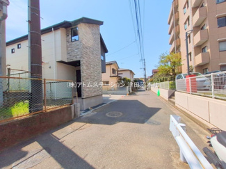 【前面道路含む現地写真】