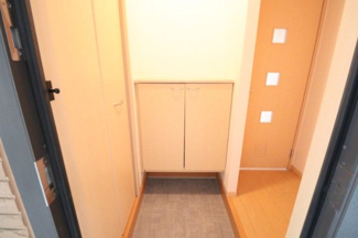 【玄関】 | まるまハイツ