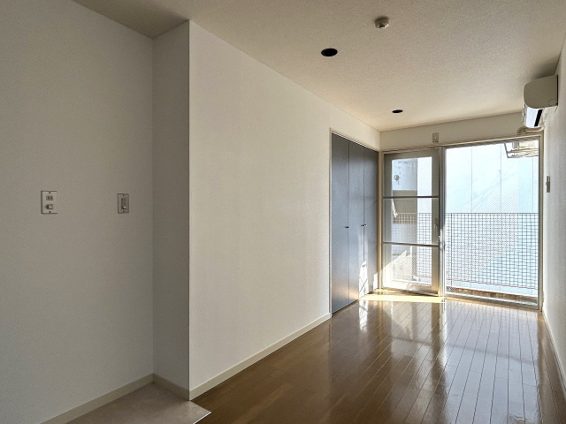 瀧川（たきがわ）ブリックコートの居間・リビング|洋室です