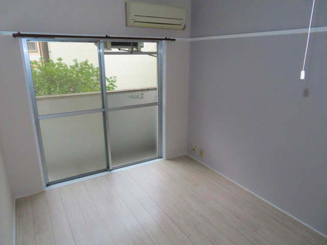 ラ・ヴィJKの洋室|広々とした洋室です