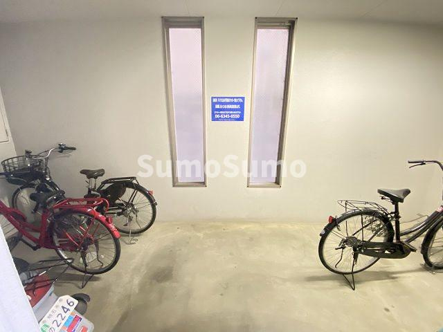 尼崎市浜２丁目の賃貸マンションの駐車場