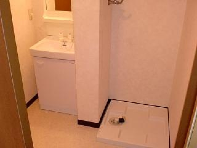 第1西本ビルの独立洗面台|独立洗面化粧台が付いています