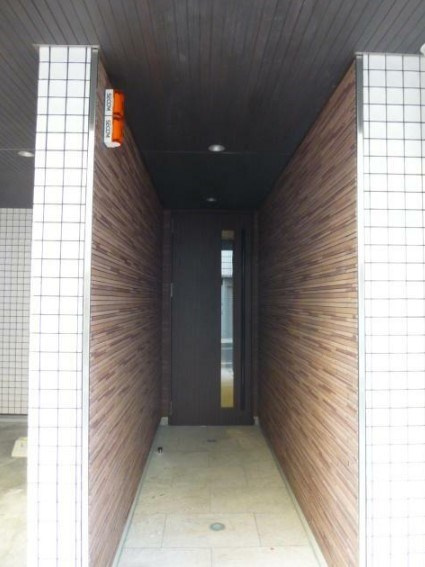 ラシーネ荻窪の玄関