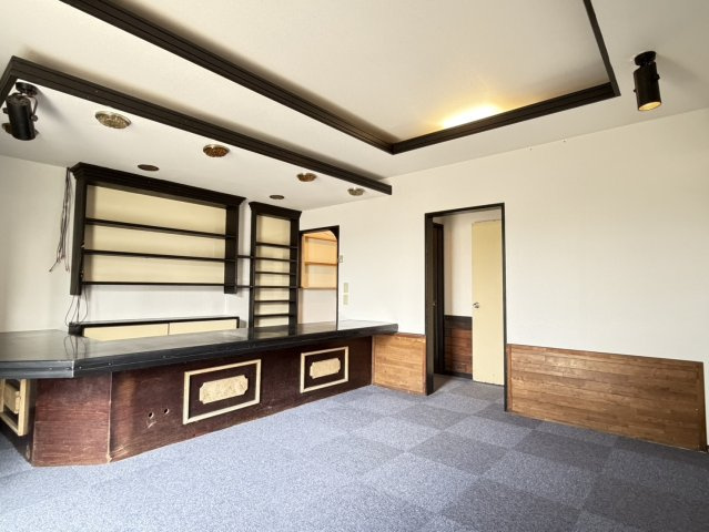 植田中央店舗Bの内装