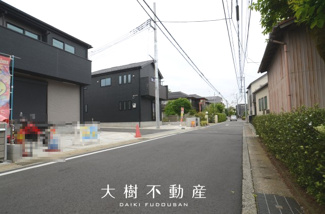 【前面道路含む現地写真】