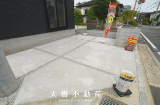 【駐車場】