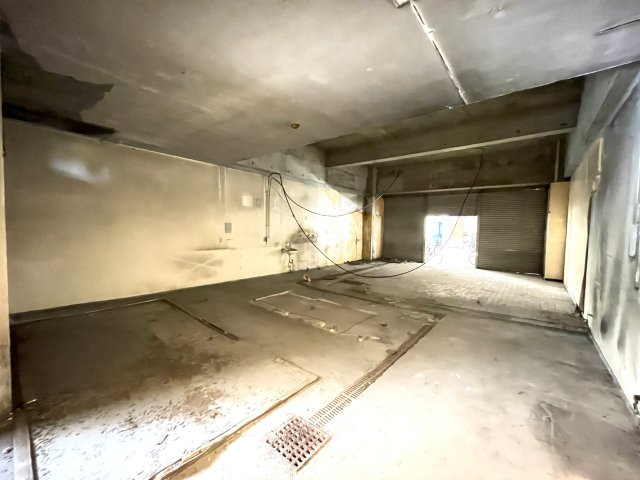 辻町住宅併用店舗の内装