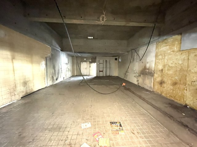 辻町住宅併用店舗の内装