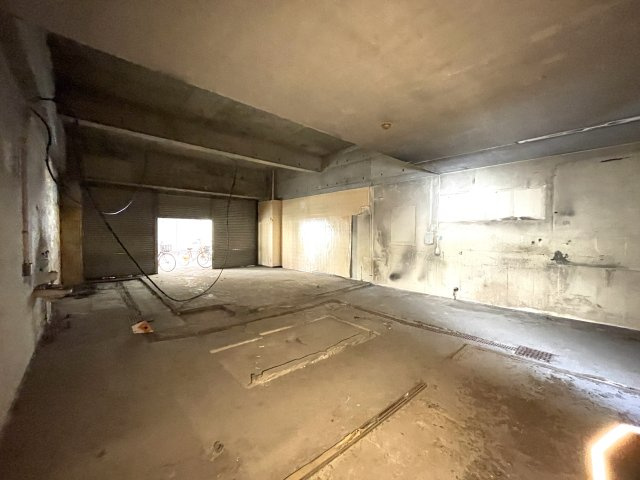 辻町住宅併用店舗の内装