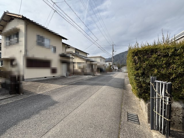中古戸建　安佐町大字くすの木台の前面道路含む現地写真