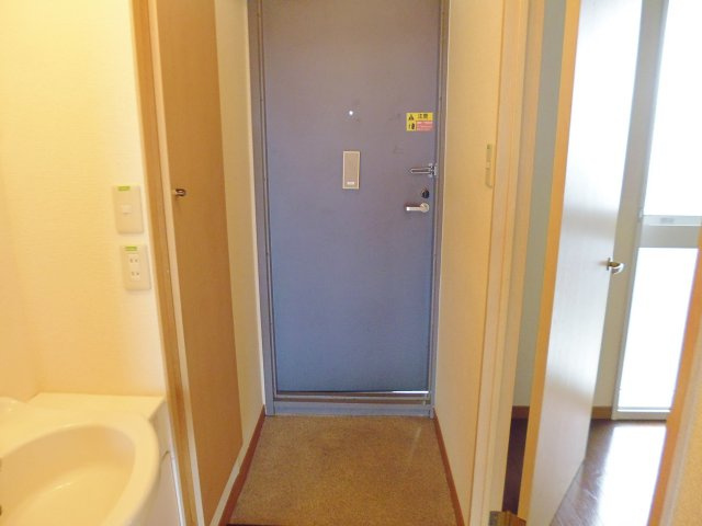 ダイコーポ西藤江の玄関