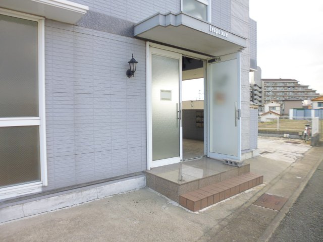 ダイコーポ西藤江のエントランス