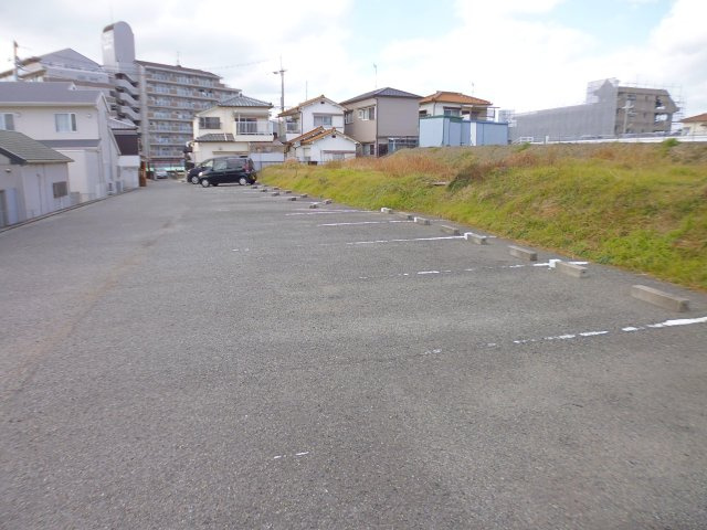 ダイコーポ西藤江の駐車場