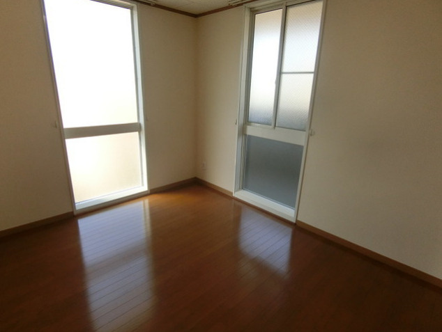 ダイコーポ西藤江の洋室