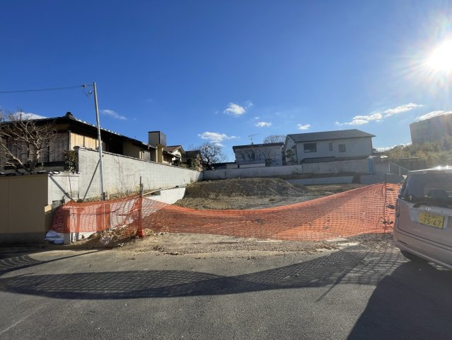 【前面道路含む現地写真】の画像