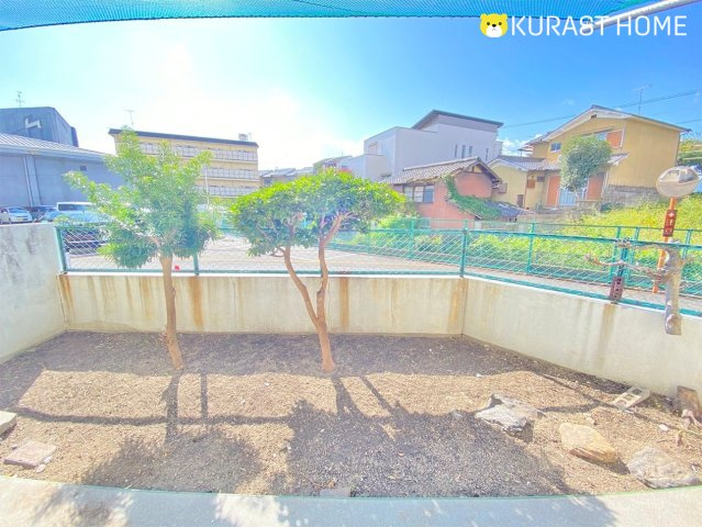 桂川ハイツ4号棟　1階の庭