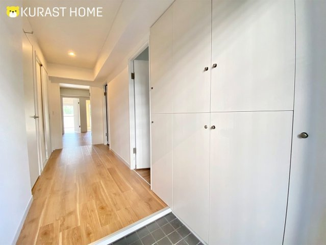 桂川ハイツ4号棟　1階の玄関