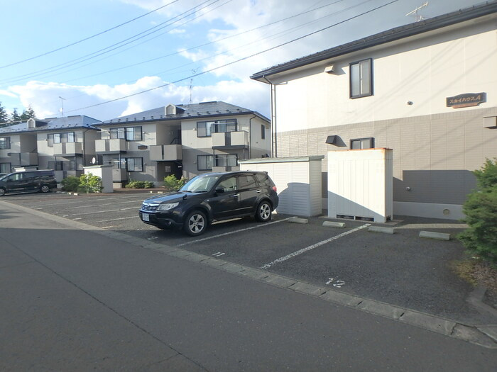 スカイハウス　Aの駐車場