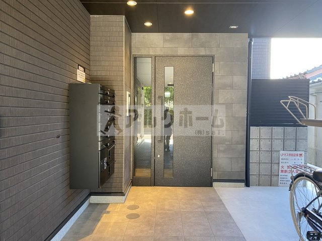 エヌエムキャトフヴァンセットのエントランス