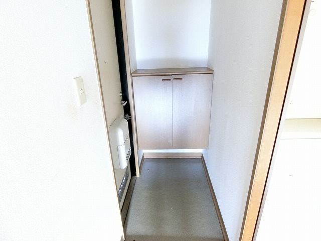 ストークコートNの玄関