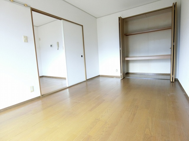 ストークコートNの居間・リビング