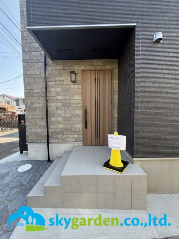 厚木市温水　未入居戸建　全1棟1号棟の玄関