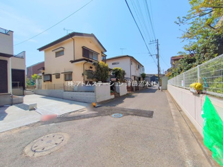 【前面道路含む現地写真】