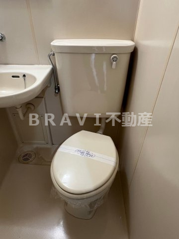 サンライン成育　BRAVI不動産のトイレ|【サンライン成育】シンプルで使いやすいトイレです