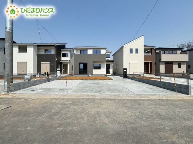 深谷市稲荷町北　第2　新築一戸建て　リーブルガーデン　06の駐車場|急な来客時にも安心な並列駐車3台可能★