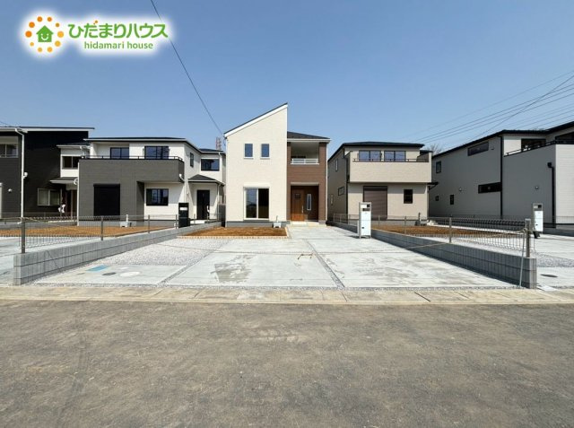 深谷市稲荷町北　第2　新築一戸建て　リーブルガーデン　07の駐車場|並列3台分のカースペースあります！
急な来客時にも安心ですね！