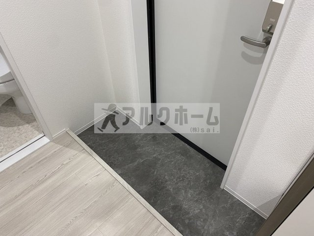 エヌエムキャトフヴァンセットの玄関|エヌエムキャトフヴァンセット（JR柏原駅）