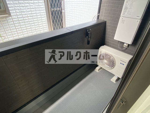 エヌエムキャトフヴァンセットのバルコニー|エヌエムキャトフヴァンセット（JR柏原駅）