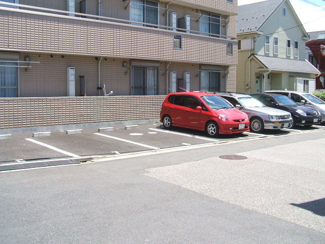 アイ・ホームズのその他共用部分|★敷地内駐車場です★
